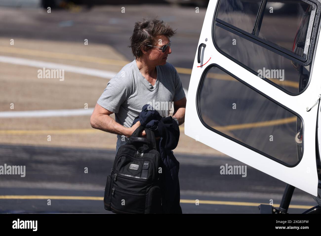 Londra 7 luglio 2024 Tom Cruise pilota elicottero e atterraggio a Londra con Christopher McQuarrie dopo aver partecipato al Gran Premio di Formula 1 britannico Credit: Anfisa Polyushkevych/Alamy Live News Foto Stock