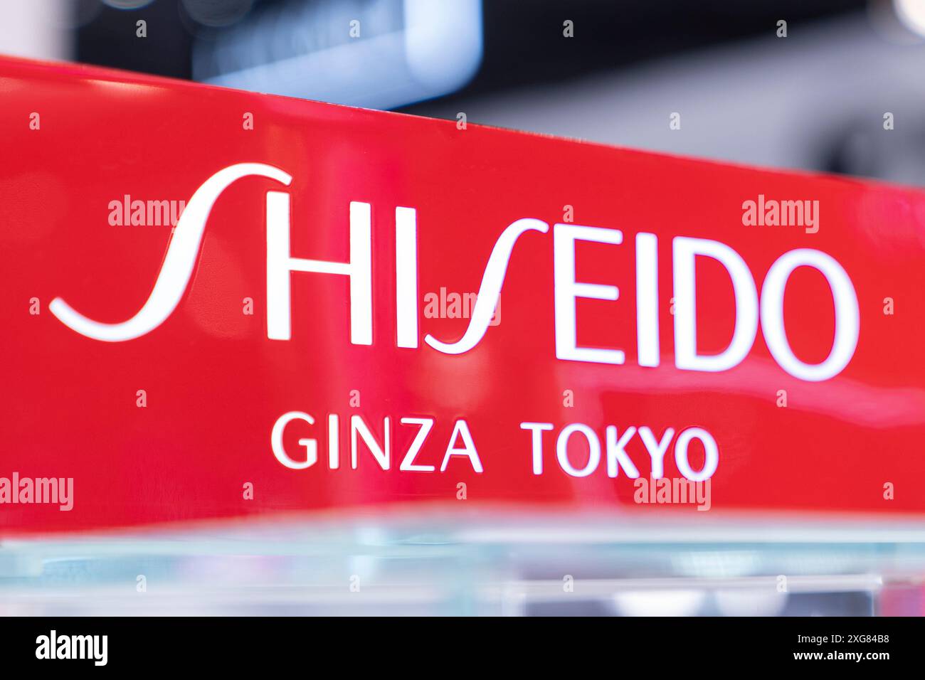 Esplorate lo shopping di lusso allo Shiseido Ginza Tokyo squisita cura della pelle e dei cosmetici in un ambiente elegante Foto Stock