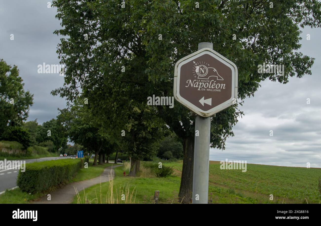 Un cartello segnaletico per il sentiero "Route Napoleon" vicino a Waterloo, Belgio Foto Stock