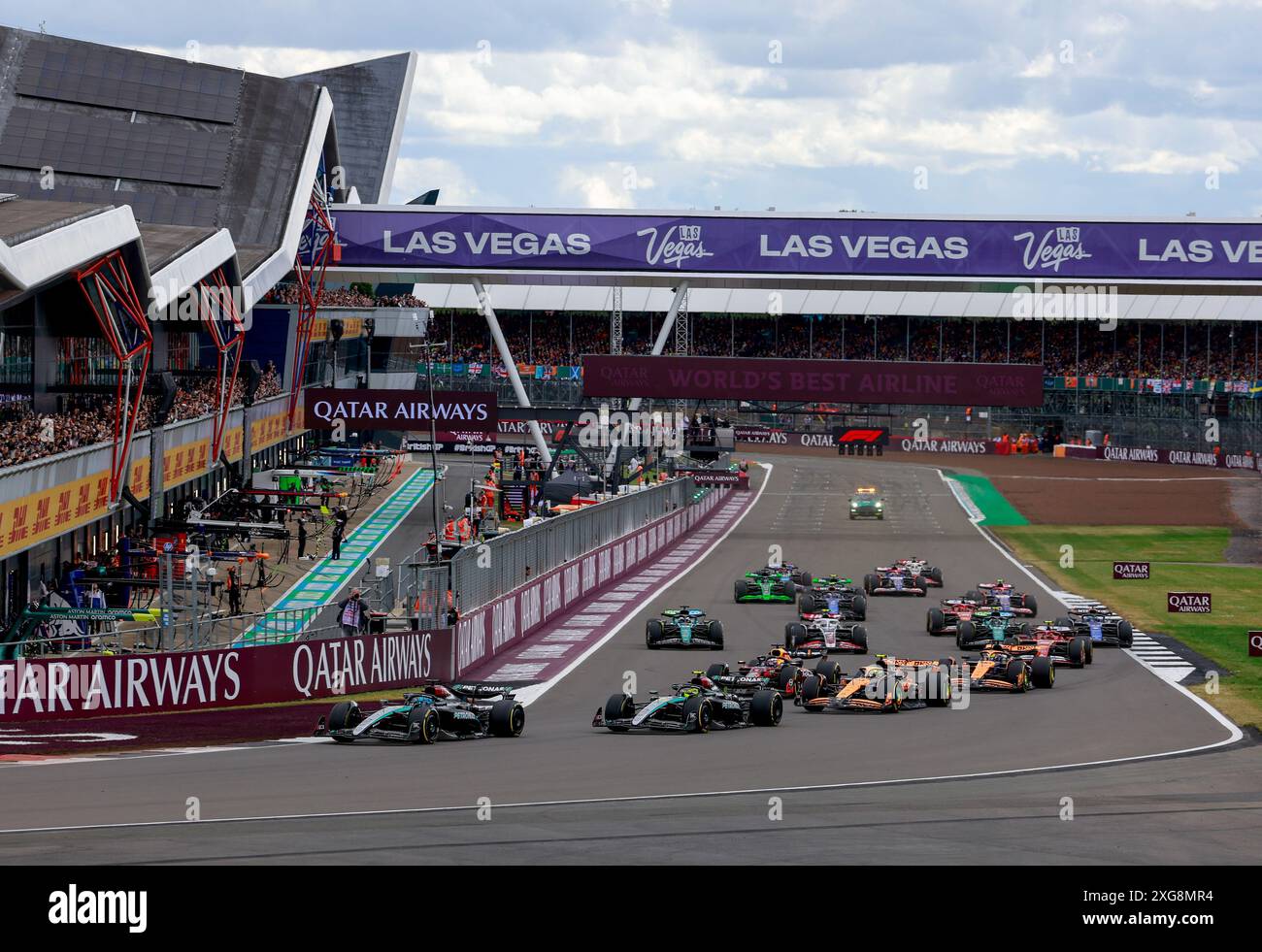 Partenza della gara, partenza, 62 44 HAMILTON Lewis (gbr), Mercedes AMG F1 Team W15, azione 04 NORRIS Lando (gbr), McLaren F1 Team MCL38, azione 01 VERSTAPPEN Max (nld), Red Bull Racing RB20, azione durante il Gran Premio di Gran Bretagna Formula 1 Qatar Airways 2024, dodicesima prova del Campionato del mondo di Formula 1 2024 dal 5 al 7 luglio 2024 sul circuito di Silverstone, a Silverstone, Regno Unito Foto Stock