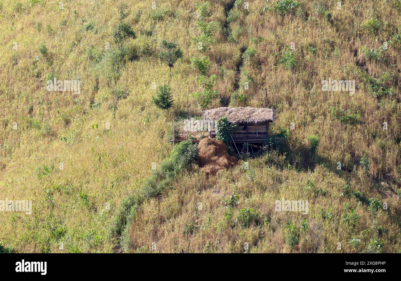 Una Jhum House. Questa foto è stata scattata da Chittagong, Bandarban, Bangladesh. Foto Stock