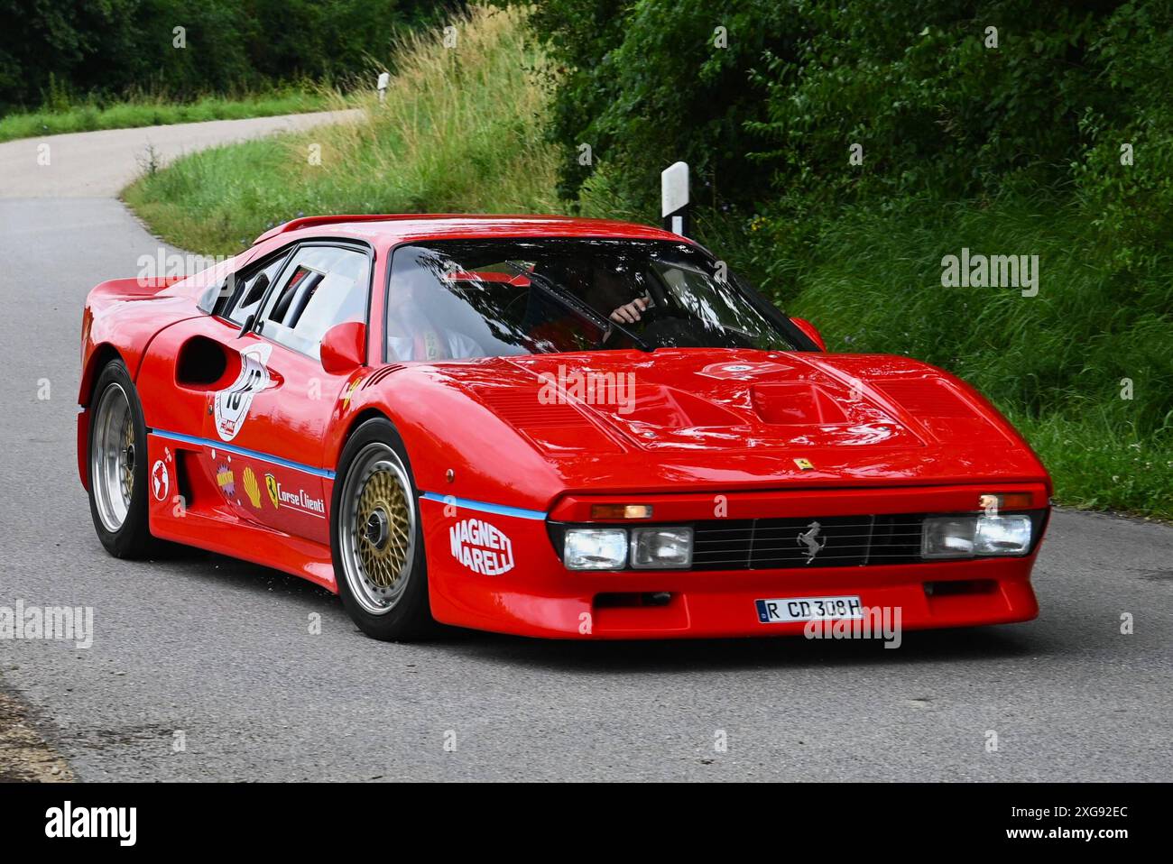 20) Regensburger Classic Rallye, Oldtimer-Rennen bzw Ausfahrt mit Start und Ziel a Ratisbona, via Laaber, Beratzhausen, Lupburg, Steinmühle bei Parsberg, Hexenagger, Kapflberg, Sinzing, Stadtamhof. Foto: Startnummer 16, Ferrari 308 competizione, Baujahr 1979 mit 310 PS *** 20 Regensburger Classic Rallye, gara/escursione con partenza e arrivo a Ratisbona, via Laaber, Beratzhausen, Lupburg, Steinmühle vicino a Parsberg, Hexenagger, Kapflberg, Sinzing, Stadtamhof foto a partire dal numero 16, Ferrari 308 competizione, costruita nel 1979 con 310 cv Foto Stock