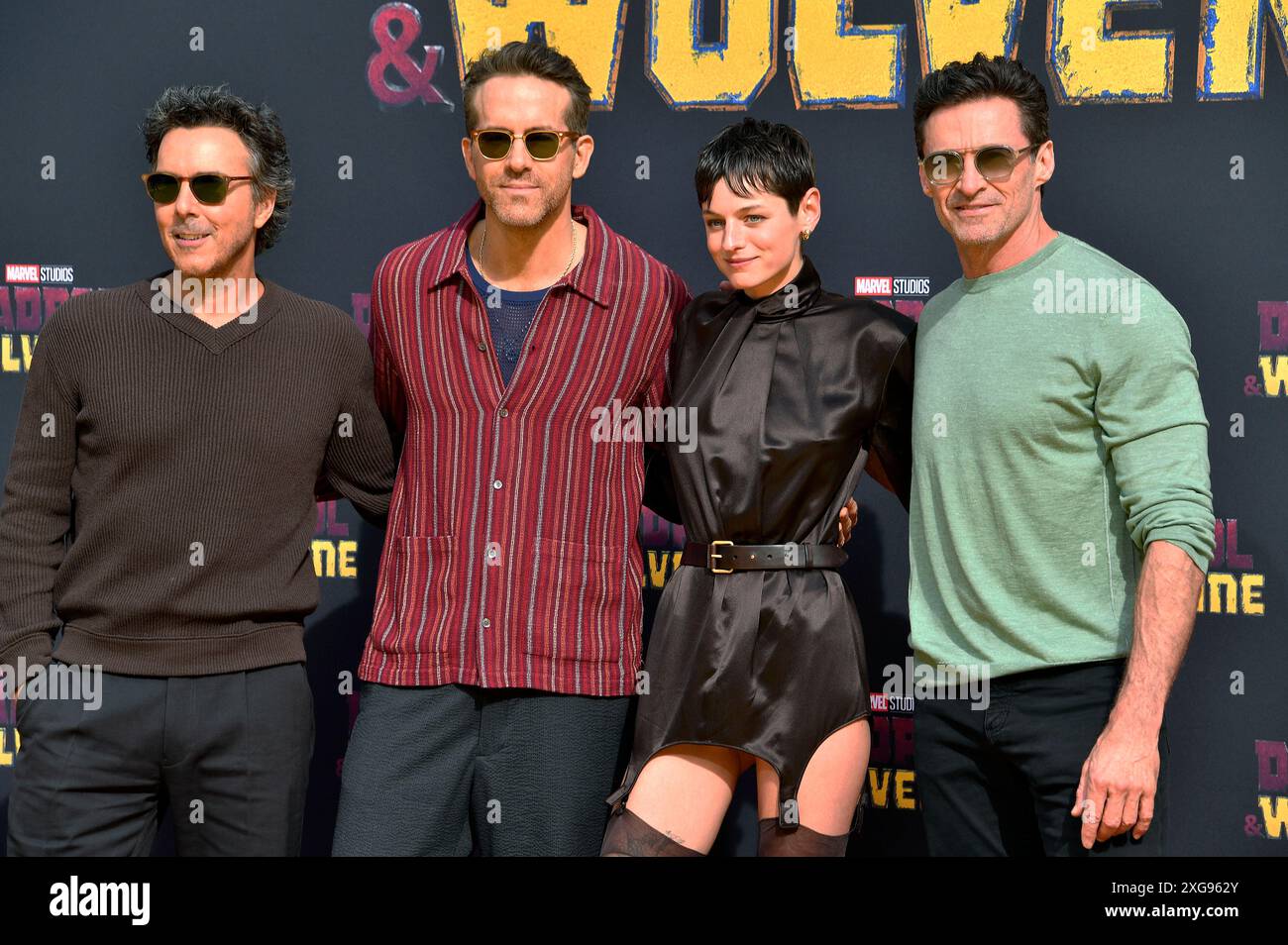 Shawn Levy, Ryan Reynolds, Emma Corrin e Hugh Jackman beim fan-Screening des Kinofilms 'Deadpool & Wolverine' im UCI Luxe am Uber Platz. Berlino, 07.07.2024 Foto Stock