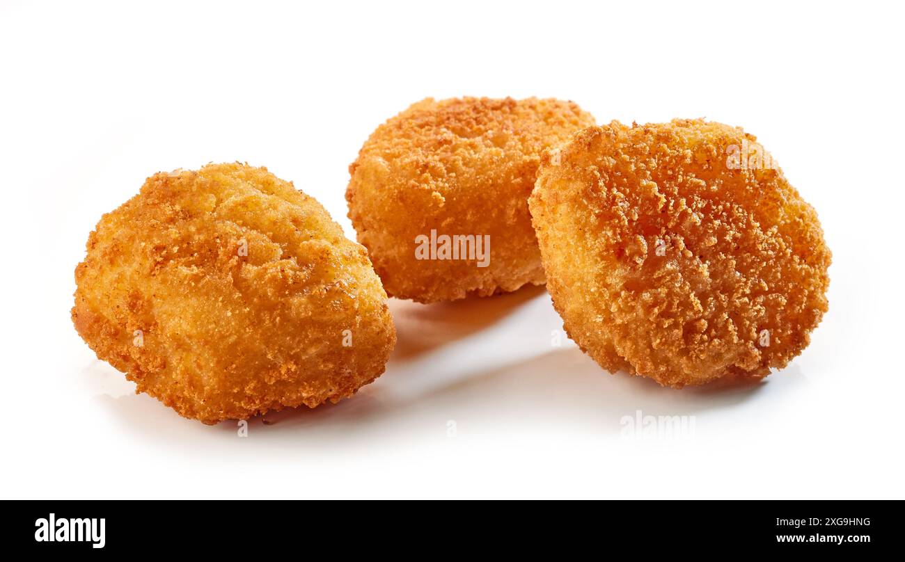 pepite di filetto di pesce fritto isolate su sfondo bianco Foto Stock
