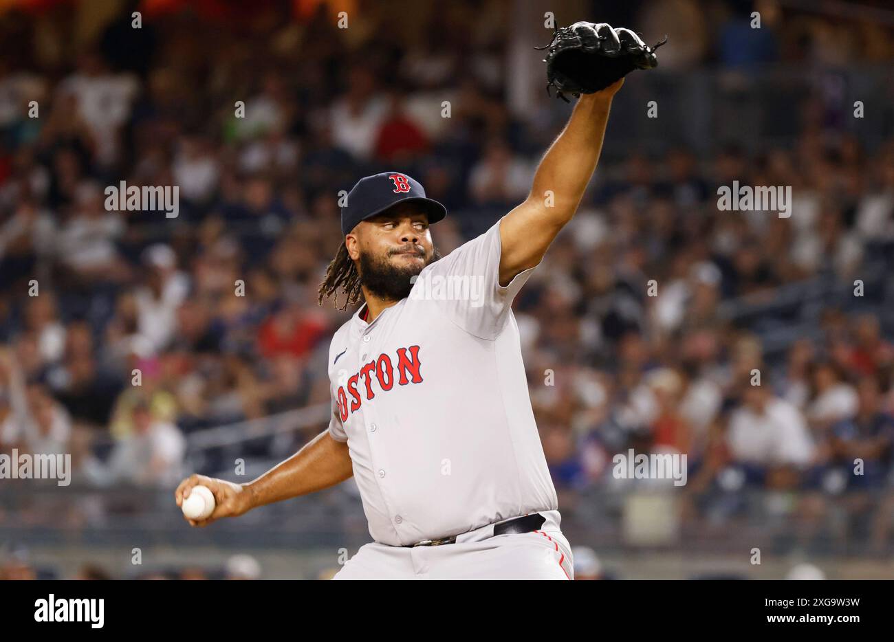 Bronx, Stati Uniti. 7 luglio 2024. Kenley Jansen lanciò un campo nel nono inning contro i New York Yankees allo Yankee Stadium domenica 7 luglio 2024 a New York. I Red Sox sconfissero gli Yankees per 3-0. Foto di John Angelillo/UPI credito: UPI/Alamy Live News Foto Stock