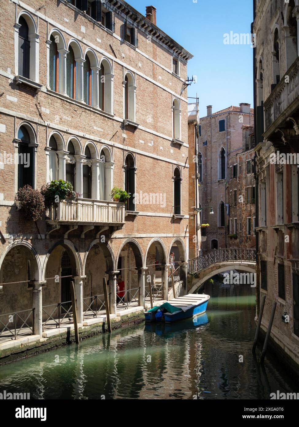 Pittoresco canale nella Venezia storica Foto Stock
