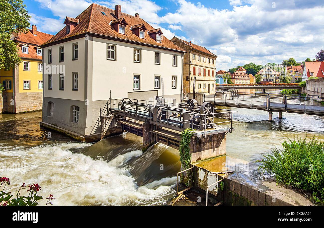 Bamberga Weir sulla sinistra Regnitz braccio alta Franconia Baviera Germania Foto Stock