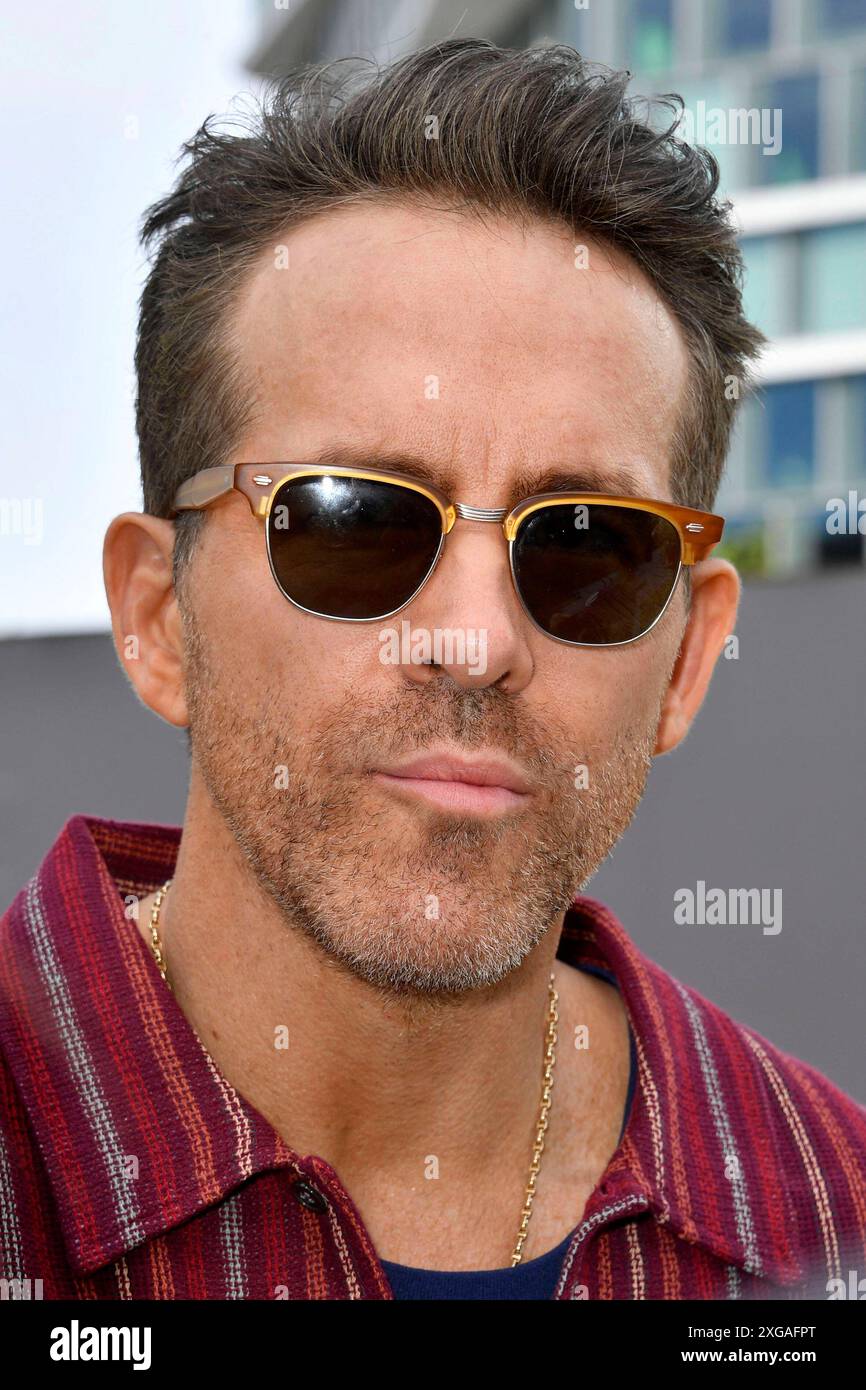 Ryan Reynolds beim fan-Screening des Kinofilms Deadpool & Wolverine im UCI Luxe am Uber Platz. Berlino, 07.07.2024 *** Ryan Reynolds alla proiezione del film Deadpool Wolverine presso UCI Luxe presso Uber Platz Berlino, 07 07 2024 foto:Xn.xKubelkax/xFuturexImagex deadpool 4753 Foto Stock