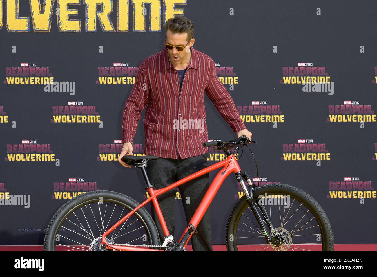 Ryan Reynolds beim fan-Screening des Kinofilms Deadpool & Wolverine im UCI Luxe am Uber Platz. Berlino, 07.07.2024 *** Ryan Reynolds alla proiezione del film Deadpool Wolverine presso UCI Luxe presso Uber Platz Berlino, 07 07 2024 foto:XF.xKernx/xFuturexImagex deadpool 4789 Foto Stock