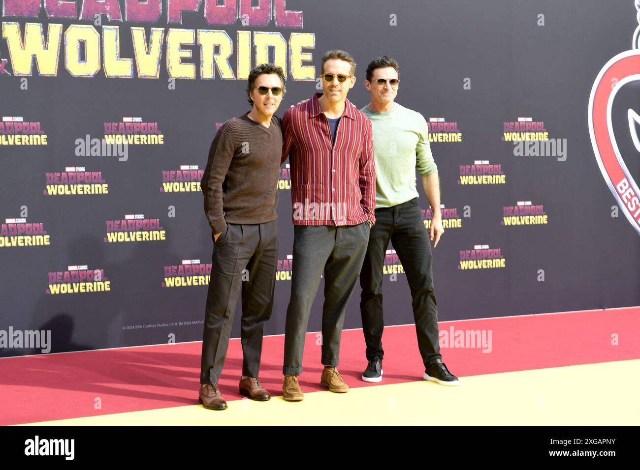 hawn Levy, Ryan Reynolds, Emma Corrin und Hugh Jackman bei der Premiere DEADPOOL and WOLVERINE in Berlin AM 06.07.2024 *** hawn Levy, Ryan Reynolds, Emma Corrin e Hugh Jackman alla prima DEADPOOL and WOLVERINE a Berlino il 06 07 2024 Foto Stock