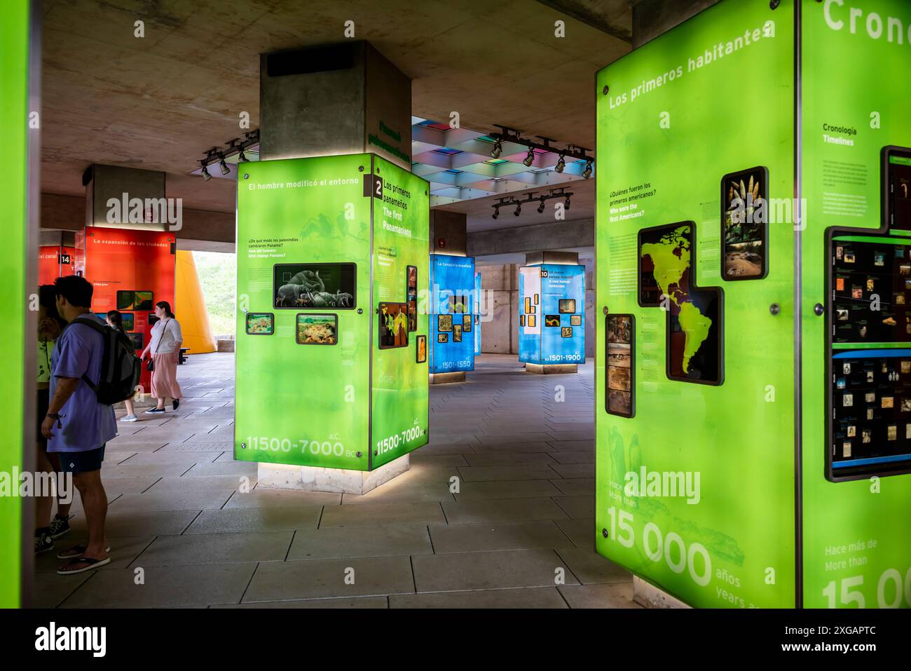 Mostra che spiega la biodiversità, la storia naturale e culturale di Panama, Biomuseo, un museo dedicato alla storia naturale di Panama, progettato da Frank Foto Stock