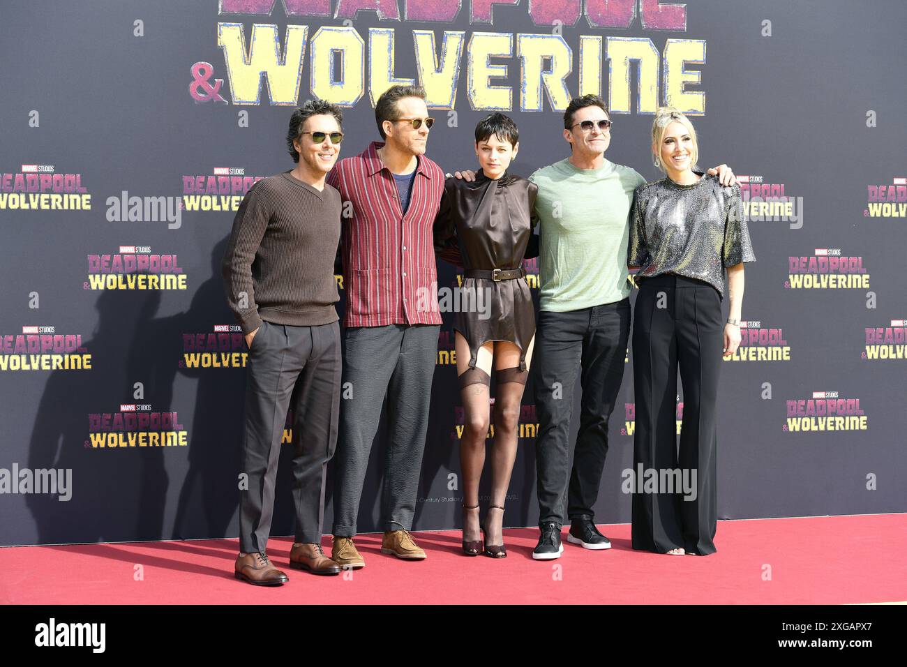 Shawn Levy, Ryan Reynolds, Emma Corrin, Hugh Jackman und Wendy Jacobson bei der Premiere DEADPOOL and WOLVERINE in Berlin AM 06.07.2024 *** Shawn Levy, Ryan Reynolds, Emma Corrin, Hugh Jackman e Wendy Jacobson alla prima DEADPOOL and WOLVERINE a Berlino il 06 07 2024 Foto Stock