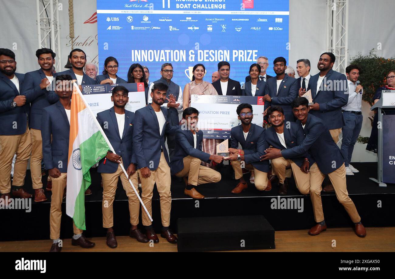 Il team dell'Università Kumaraguru si rallegra durante l'11° Monaco Energy Boat Challenge nel Principato di Monaco - sabato 6 luglio 2024. Cronaca . (Foto di Tano Pecoraro/Lapresse) Foto Stock