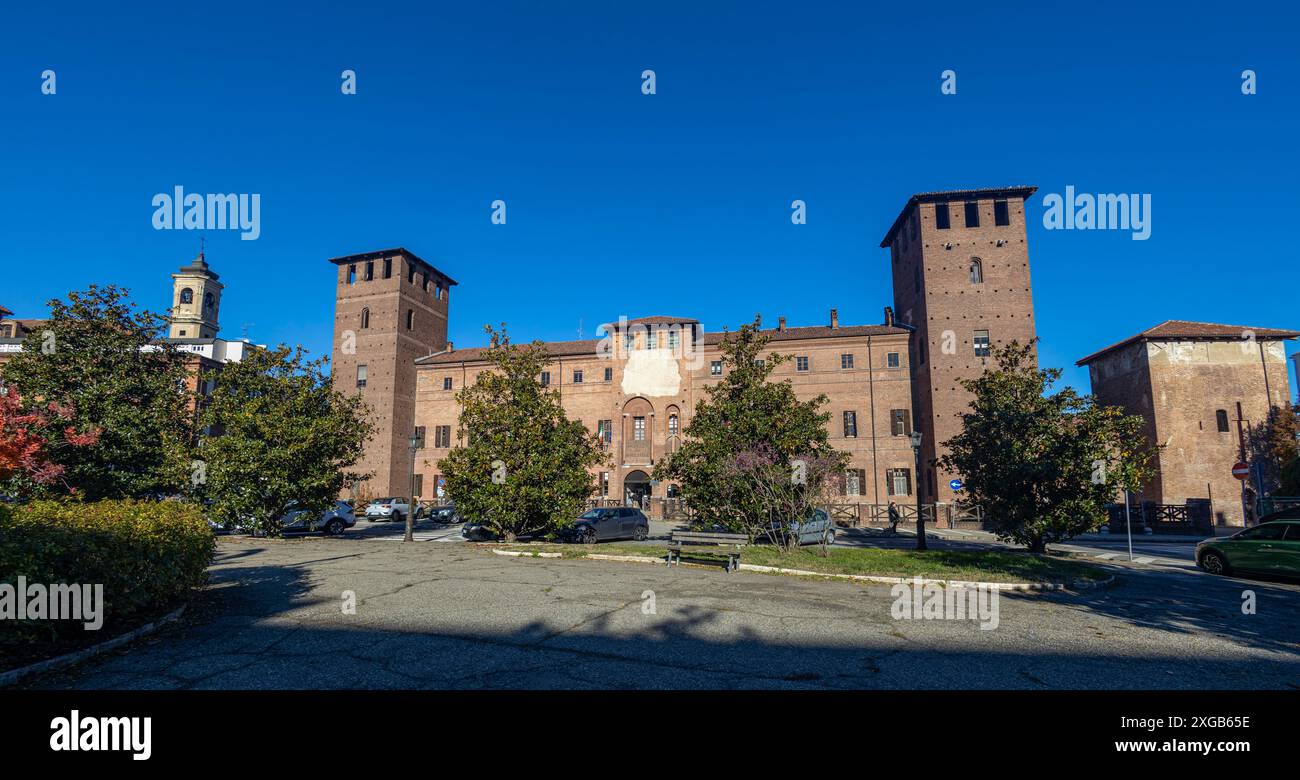 VERCELLI, ITALIA, 25 NOVEMBRE 2023 - Palazzo di giustizia di Vercelli, Piemonte, Italia Foto Stock