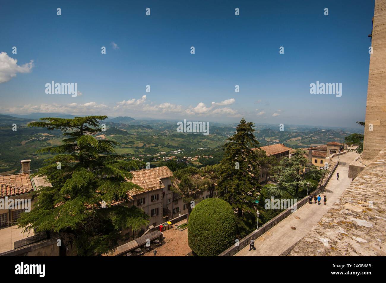 Paesaggio della Repubblica di San Marino in estate Foto Stock
