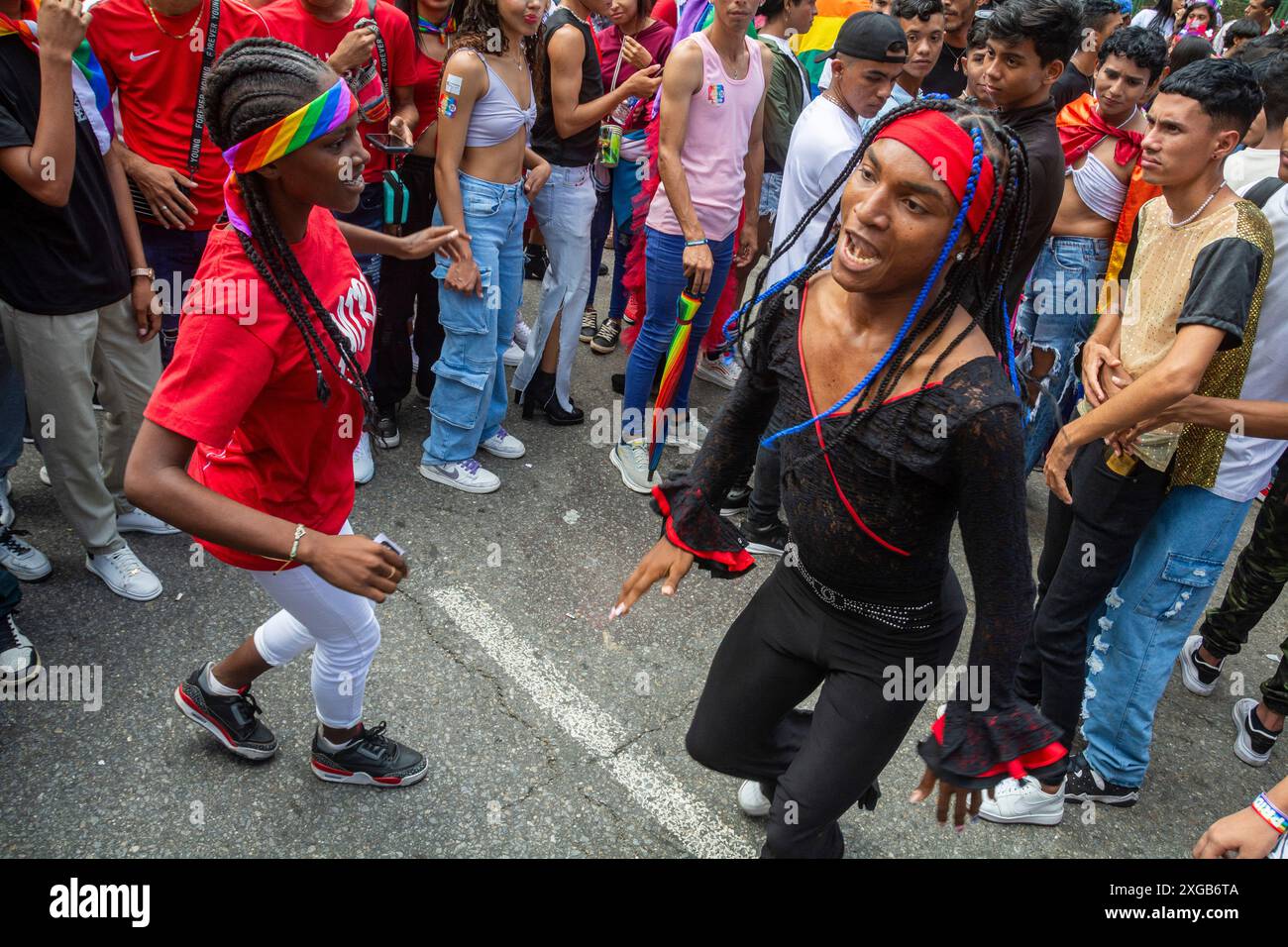 Pride sfilata a Caracas, Venezuela, con la presenza di diplomatici e del rappresentante dell'Unione europea in Venezuela. 7 luglio 2024 Foto Stock