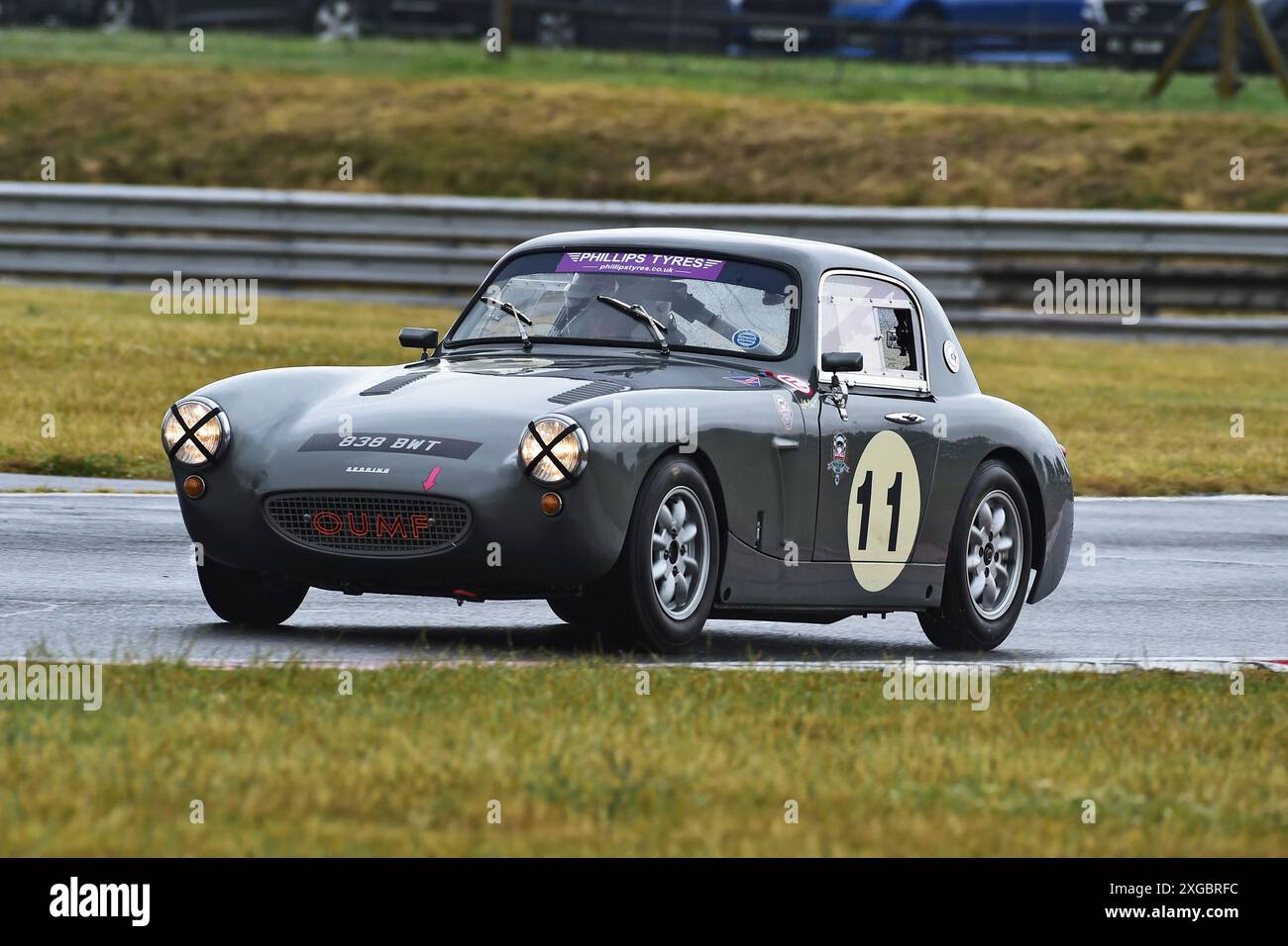Ding Boston, Austin Healey Sebring Sprite, un evento che presenta due categorie distinte, HRDC Dunlop Allstars per vetture sportive, GT e Touring pre-1966. Foto Stock