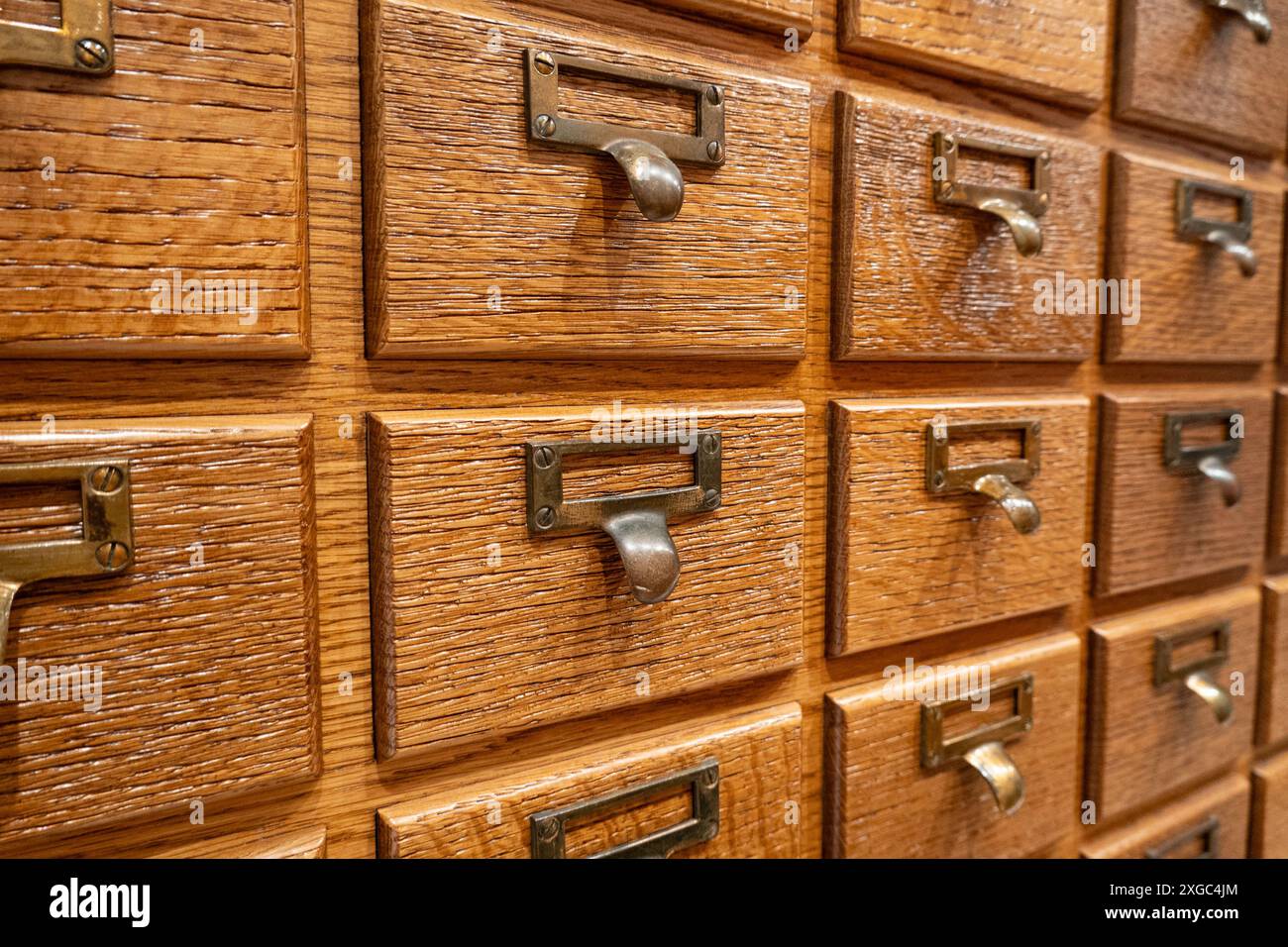 C'è un negozio di articoli da regalo con i cassetti del Catalogo delle carte presso la filiale principale della New York Public Library a Midtown Manhattan, USA 2024 Foto Stock