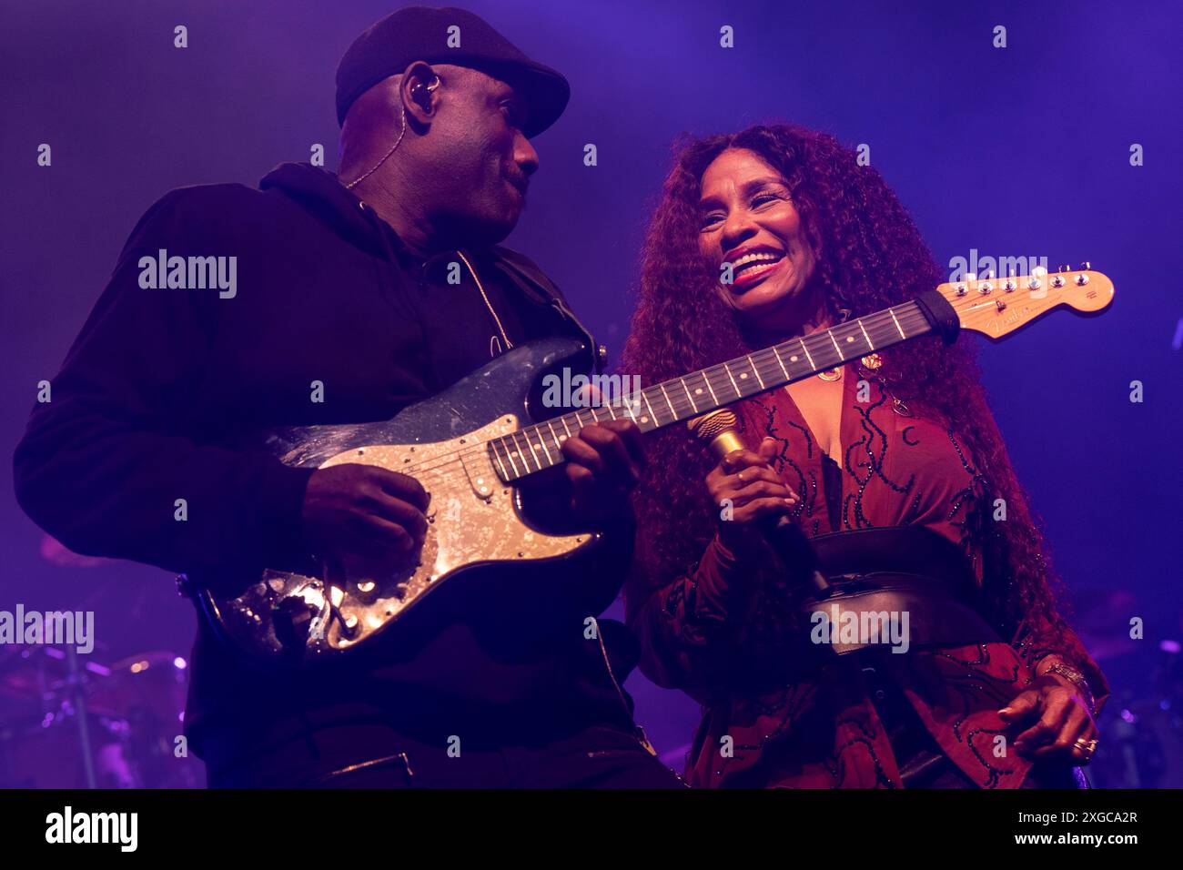 East Sussex, Regno Unito. 7 luglio 2024. Una cantante americana Chaka Khan, si esibisce dal vivo sul palco durante l'evento. Festa Suprema dell'amore a Glynde Place Est Sussex. Il palco principale del Love Supreme Jazz Festival esibisce dal vivo Chaka Khan, Kool & the Gang, Joss Stone, Galliano e i Funk Soul Brothers che includono Junior Giscombe, David Grant MBE ed Errol Kennedy. (Foto di Bonnie Britain/SOPA Images/Sipa USA) credito: SIPA USA/Alamy Live News Foto Stock