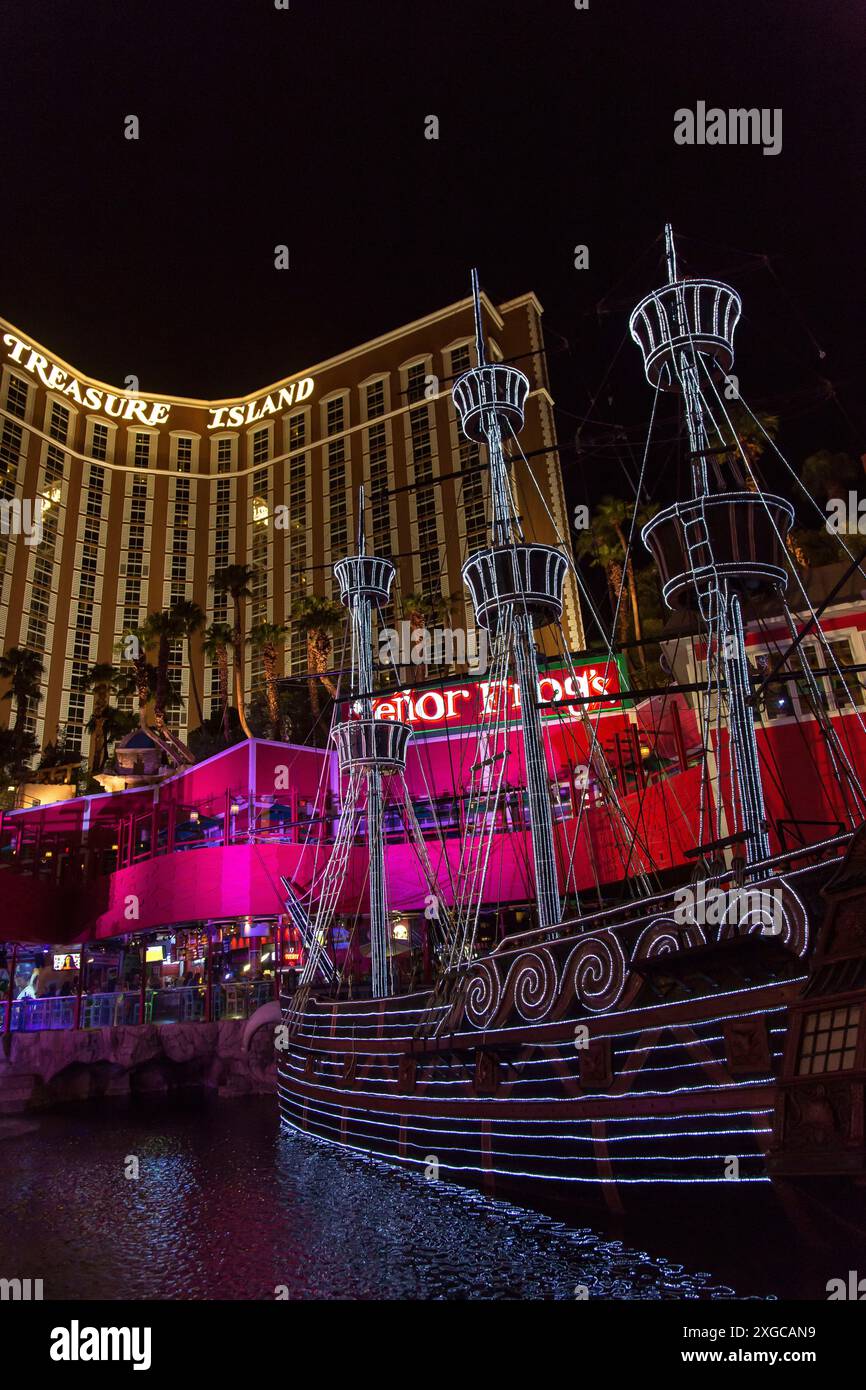 Stati Uniti, Nevada, Clarks County, Las Vegas, il casinò "Treasure Island" e la nave dei pirati Foto Stock