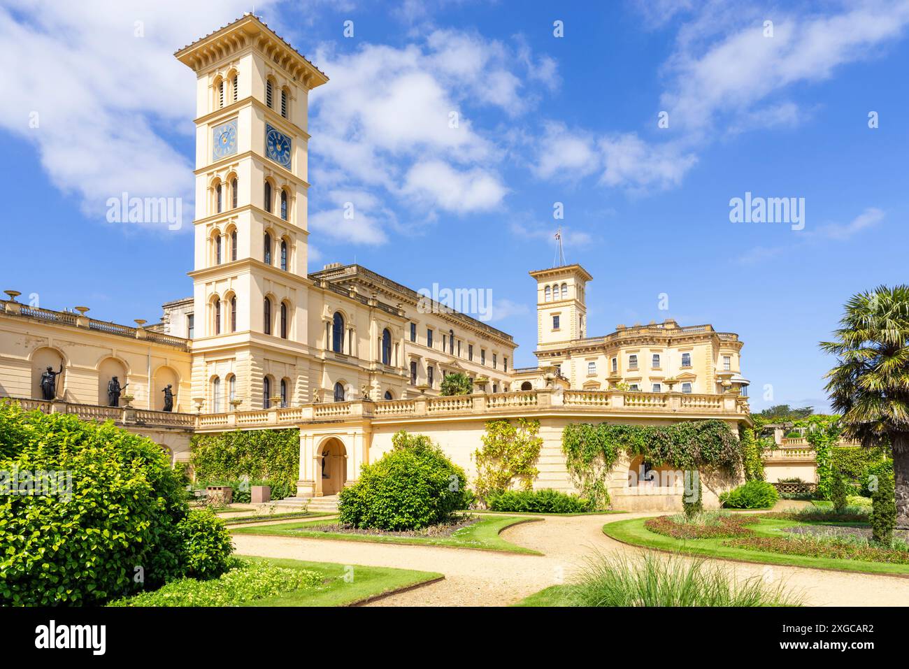 Isola di Wight Osborne House Isola di Wight East Cowes Isola di Wight Inghilterra UK GB Europa - Vista laterale del palazzo in stile italiano sull'Isola di Wight Foto Stock