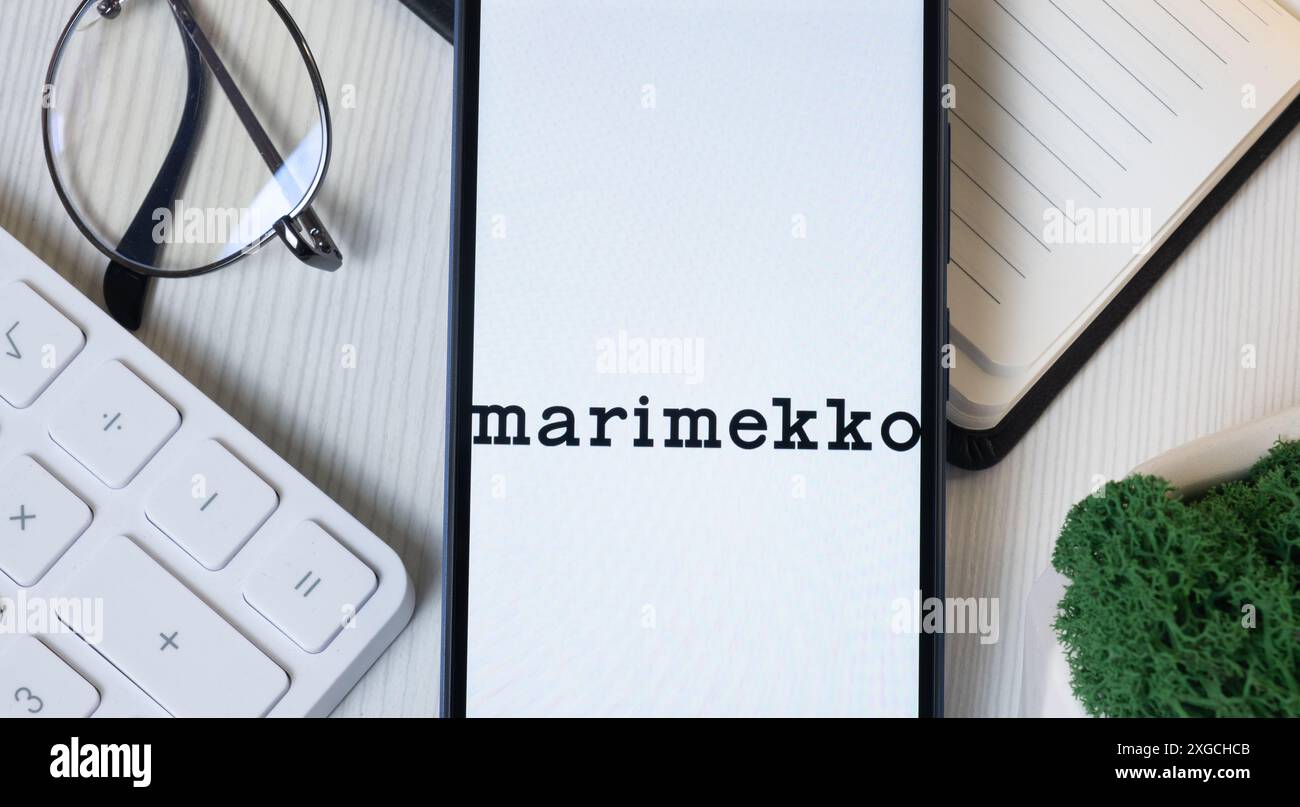 New York, USA - 11 giugno 2024: Logo marimekko sullo schermo del telefono, icona dell'azienda. Foto Stock