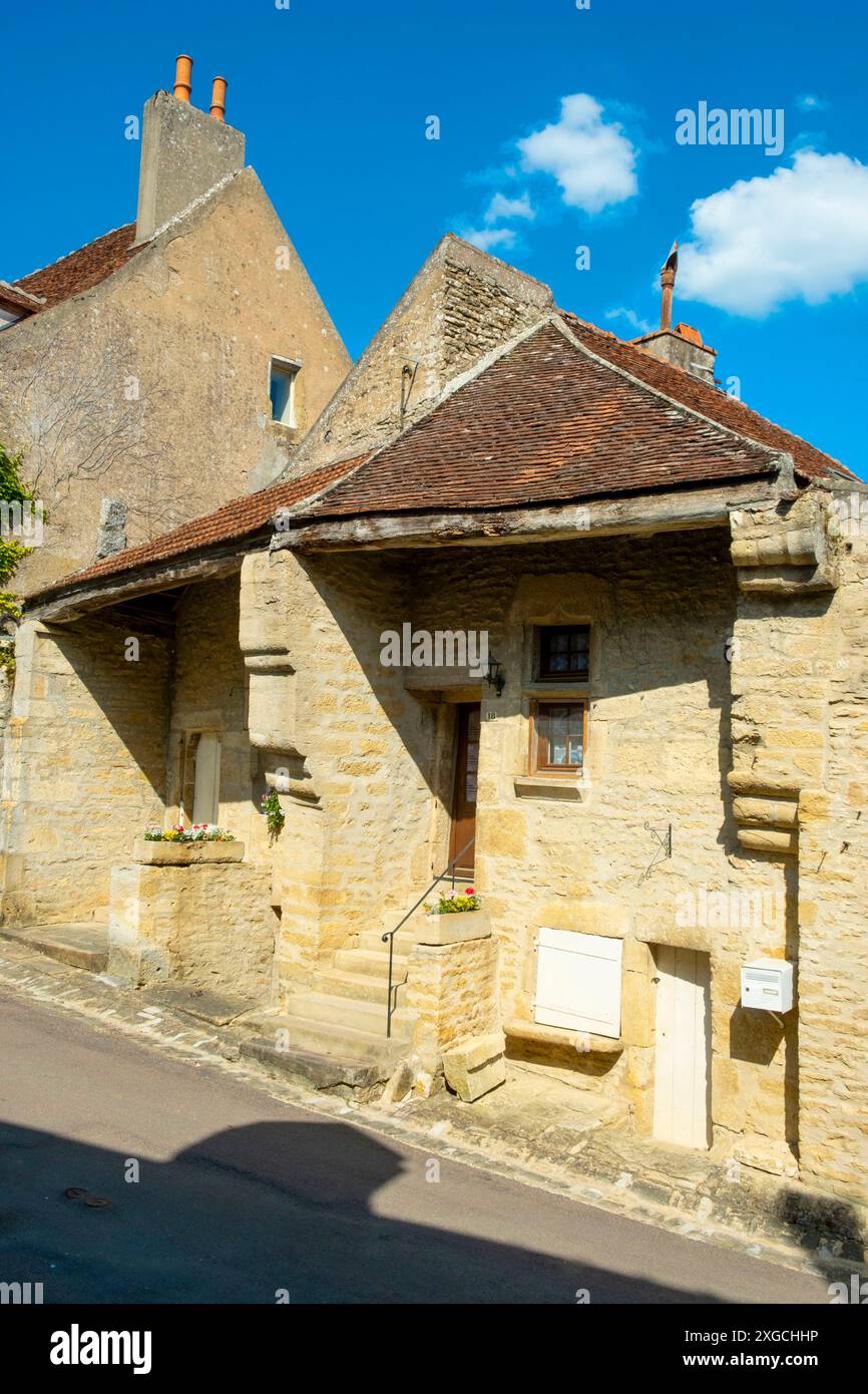 Francia, Yonne, il villaggio feudale di Montreal Foto Stock