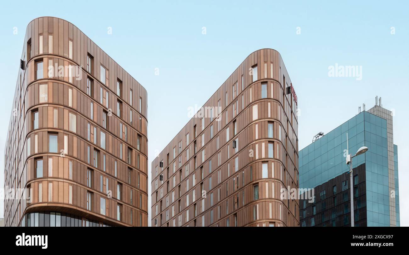 Torri di rame vita Student. Design contemporaneo, sistemazione per studenti a Coventry. Università di Coventry o concetto di vita studentesca. Foto Stock