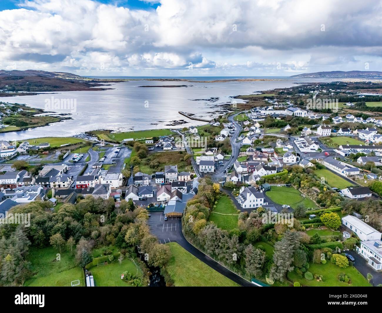 DUNGLOE, CONTEA DI DONEGAL, IRLANDA - 21 OTTOBRE 2023: Dungloe è una graziosa cittadina irlandese. Foto Stock