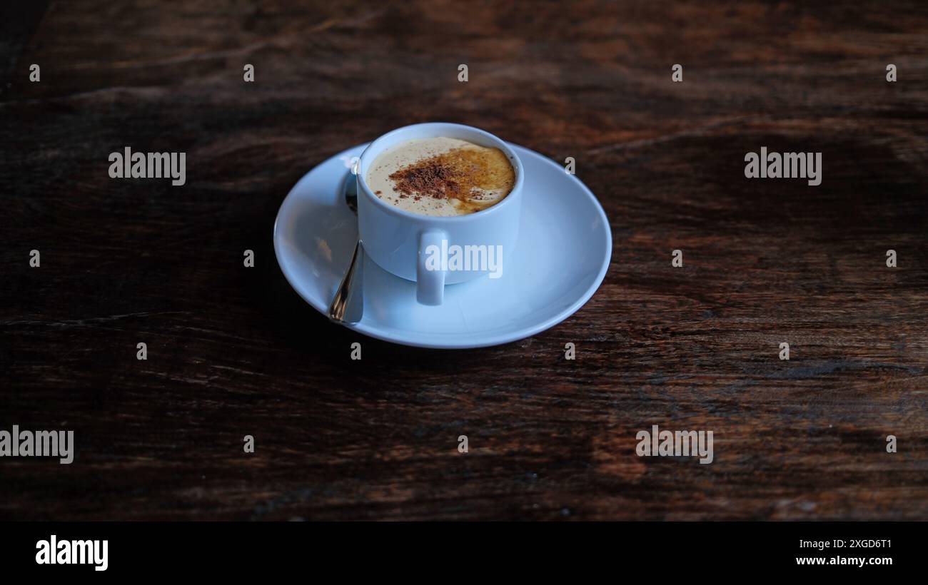 Caffè all'uovo nella città vecchia di Hoi An, caffè vietnamita Foto Stock