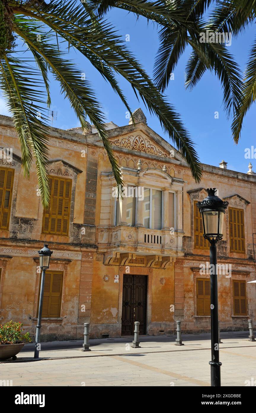 Piazza Alfonso III, Ciutadella de Menorca, Minorca, Isole Baleari, Spagna, Mediterraneo, Europa Foto Stock