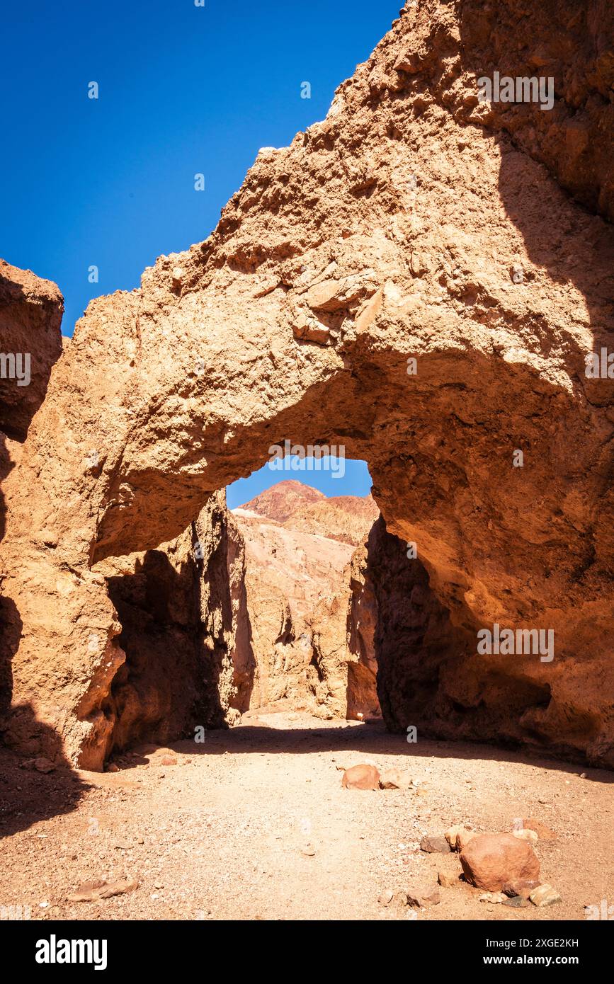 Formazione di Natural Bridge nel Death Vallley National Park in California Foto Stock