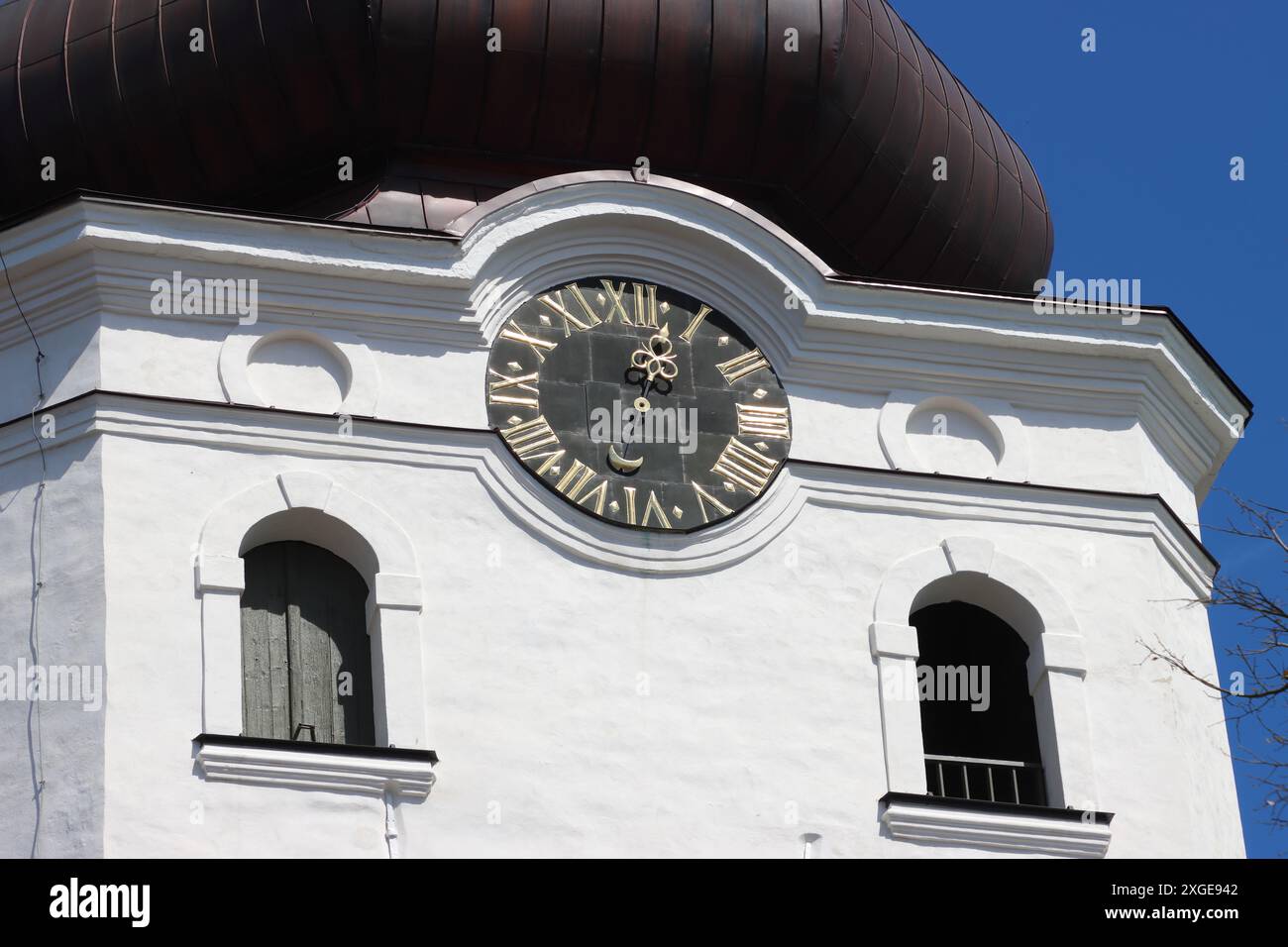Orologio sotto la guglia della Cattedrale di Santa Maria, Tallinn, Estonia Foto Stock