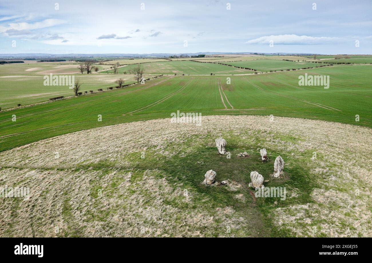 Duddo Five Stones cerchio di pietre preistoriche nel nord del Northumberland, Inghilterra. Prima età del bronzo. Arenaria soffice e resistente agli agenti atmosferici. Guardando a nord Foto Stock