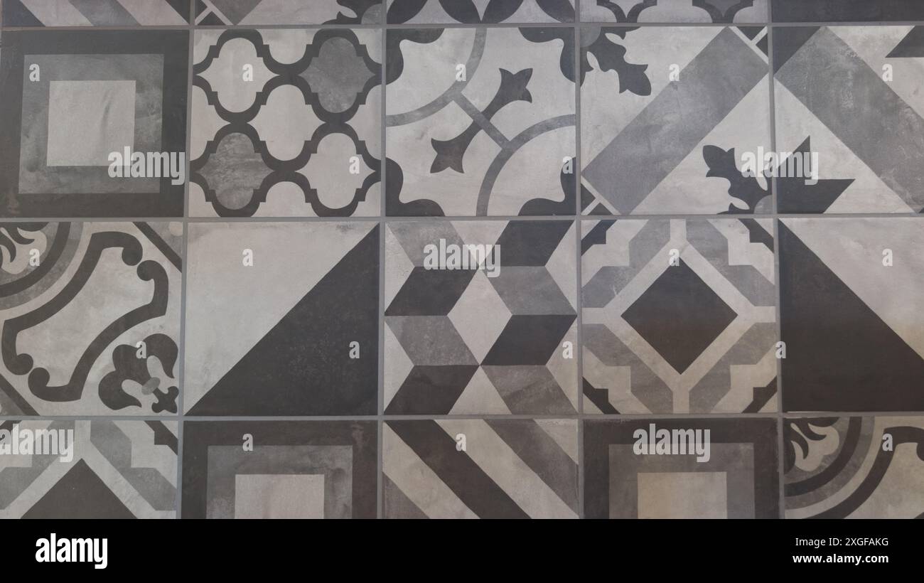 Sfondo texture senza cuciture dell'intestazione della superficie piastrellata Azulejo del vecchio muro in pietra nel panorama Web Foto Stock