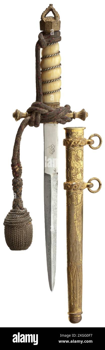 Una miniatura del pugnale per gli ufficiali della marina imperiale tedesca lama nichelata del produttore WKC, RILASCIATA IN PROPRIETÀ Foto Stock