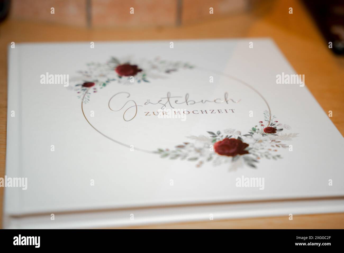 Guest book, matrimoni, celebrazioni, penne, colori, invito, design floreale, messaggio, Nota, ricordi Foto Stock