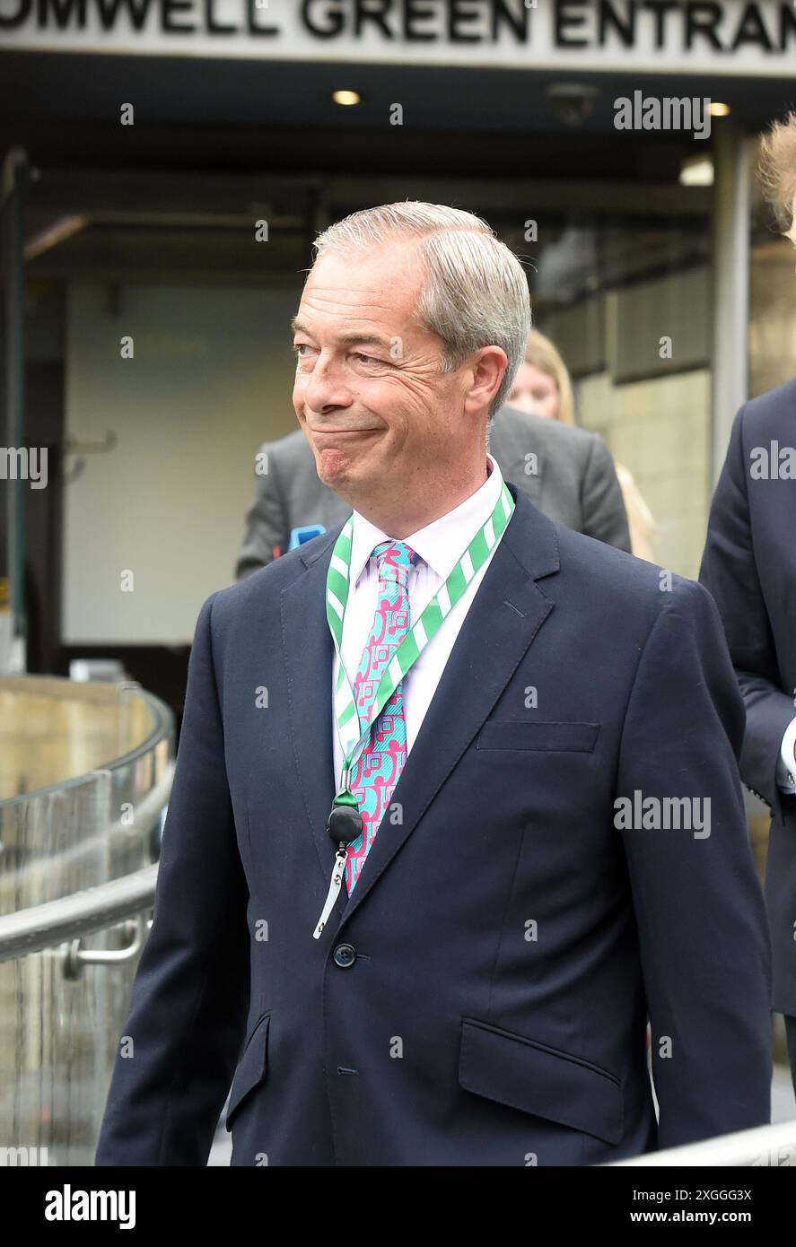 Londra, Regno Unito. 9 luglio 2024. Westminster Londra 9 luglio 2024. Nigel Farage, deputato e leader del partito Reform UK, arriva a Westminster Credit: MARTIN DALTON/Alamy Live News Foto Stock
