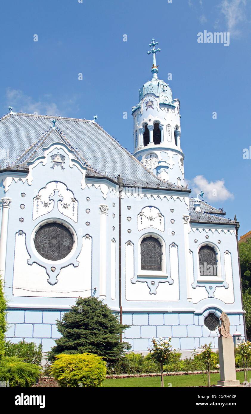 La Chiesa Blu (Modry kostolik), anche nota come Chiesa di Santa Elisabetta (Kostol svatej Alzbety), Bratislava, Slovacchia Foto Stock