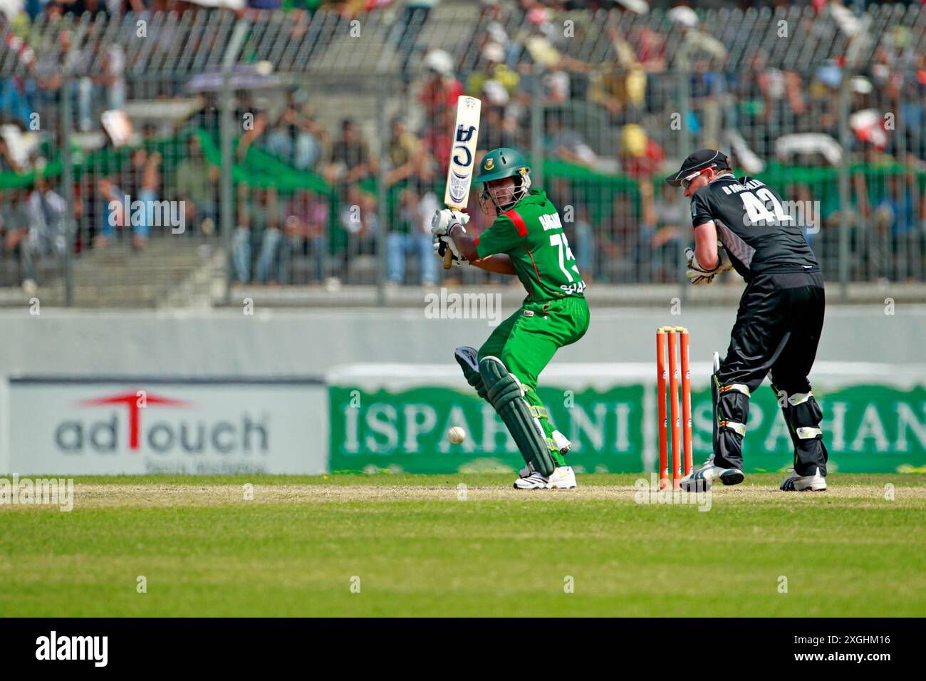 Bangladesh-nuova Zelanda One Day Inter National (ODI) quarta partita di cinque serie di partite al Sher-e-Bangla National Cricket Stadium di Mirpur, Dhaka, Bang Foto Stock