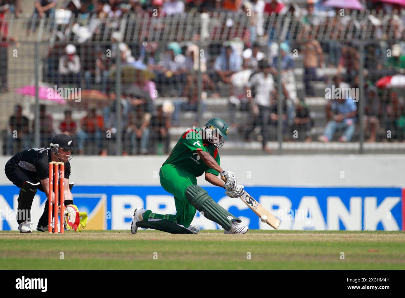 Bangladesh-nuova Zelanda One Day Inter National (ODI) quarta partita di cinque serie di partite al Sher-e-Bangla National Cricket Stadium di Mirpur, Dhaka, Bang Foto Stock