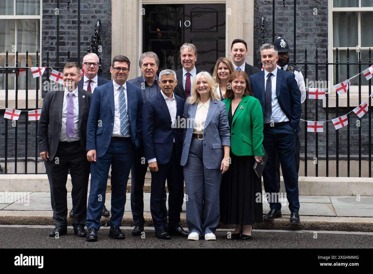 Londra, Regno Unito. 9 luglio 2024. (L-R) - Nik Johnson - Sindaco di Cambridgeshire e Peterborough, Richard Parker - Sindaco delle West Midlands, Andy Burnham - Sindaco della Greater Manchester, Steve Rotherham - Sindaco di Liverpool, Sadiq Khan - Sindaco di Londra, Dan Norris - Sindaco dell'Inghilterra occidentale, Tracy Brabin - Sindaco del West Yorkshire, Kim McGuinness - Sindaco del nord-est, Ben Houchen - Sindaco della Tees Valley, Claire Ward - Sindaco delle East Midlands, David Skaith - Sindaco di York e North Yorkshire, posa per una foto fuori Downing Street. Credito: Justin ng/Alamy Live News. Foto Stock