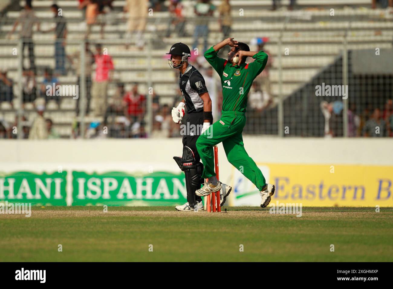 Bangladesh-nuova Zelanda One Day Inter National (ODI) quarta partita di cinque serie di partite al Sher-e-Bangla National Cricket Stadium di Mirpur, Dhaka, Bang Foto Stock