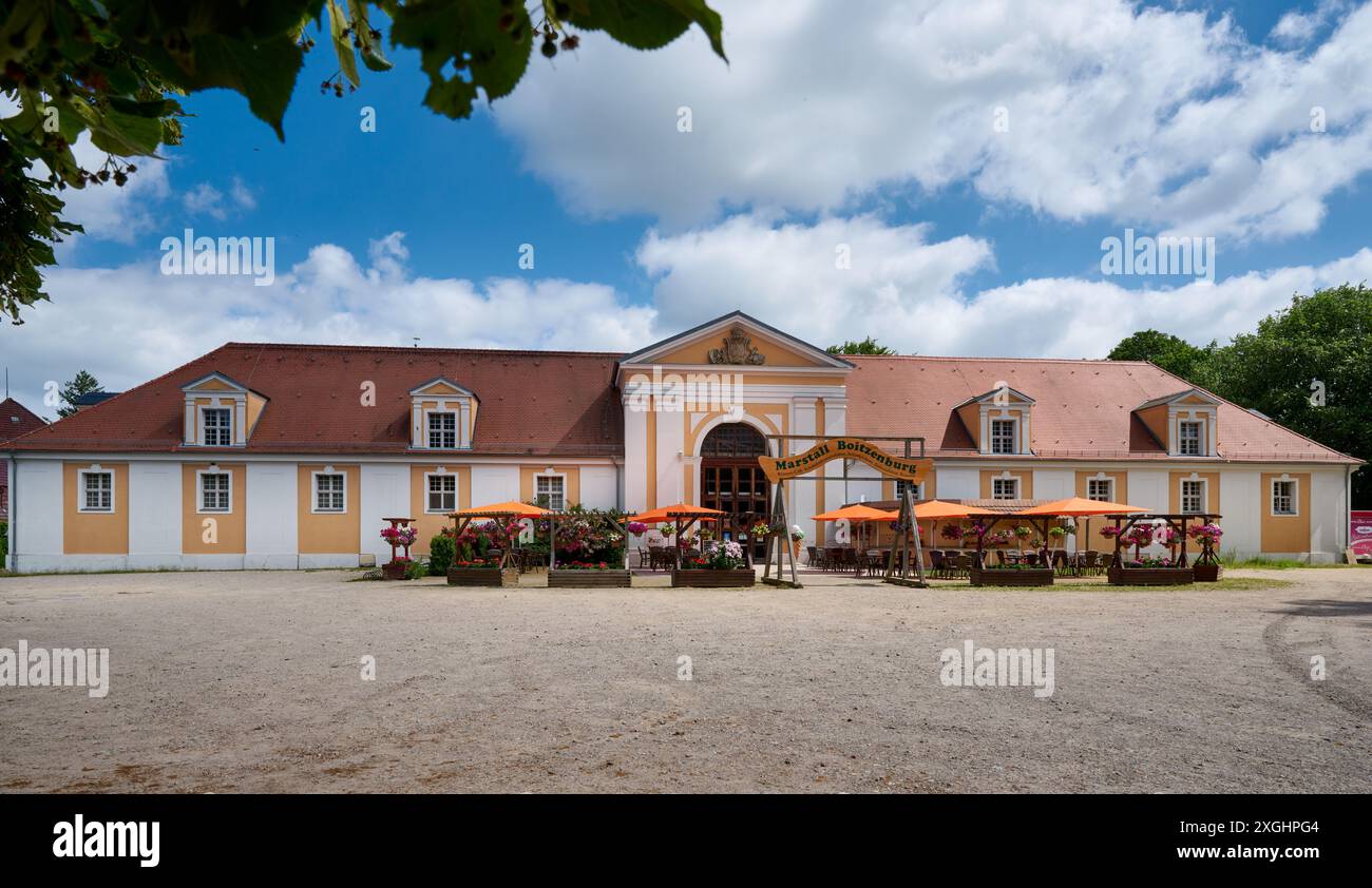 Caffetteria, fabbrica di torte, cioccolato e gelati e torrefazione di caffè a Marstall Boitzenburg, Boitzenburger Land, Uckermark, Brandeburgo, Germania, Europa Foto Stock