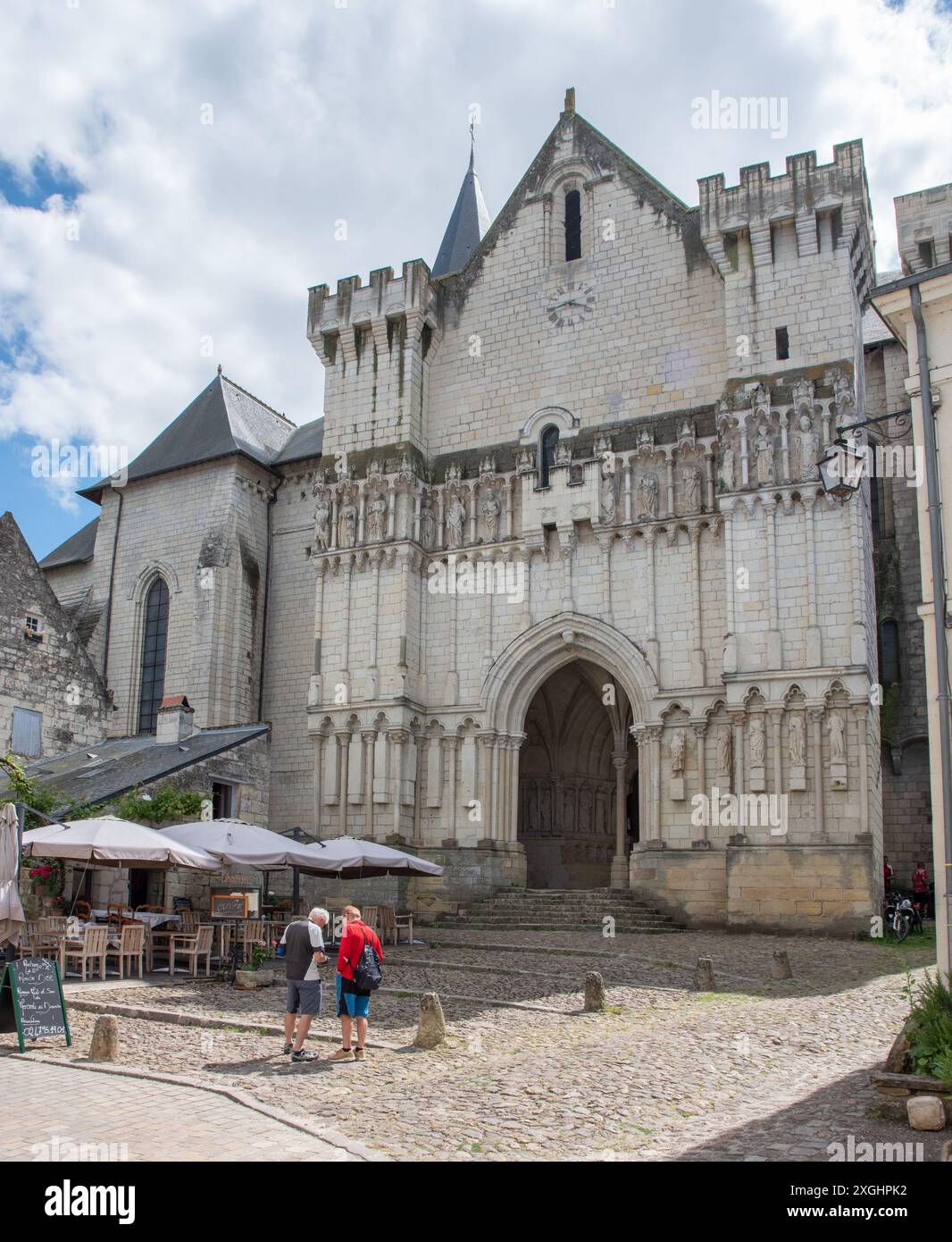 Candes Saint Martin, la sua chiesa fortificata del XII secolo Foto Stock
