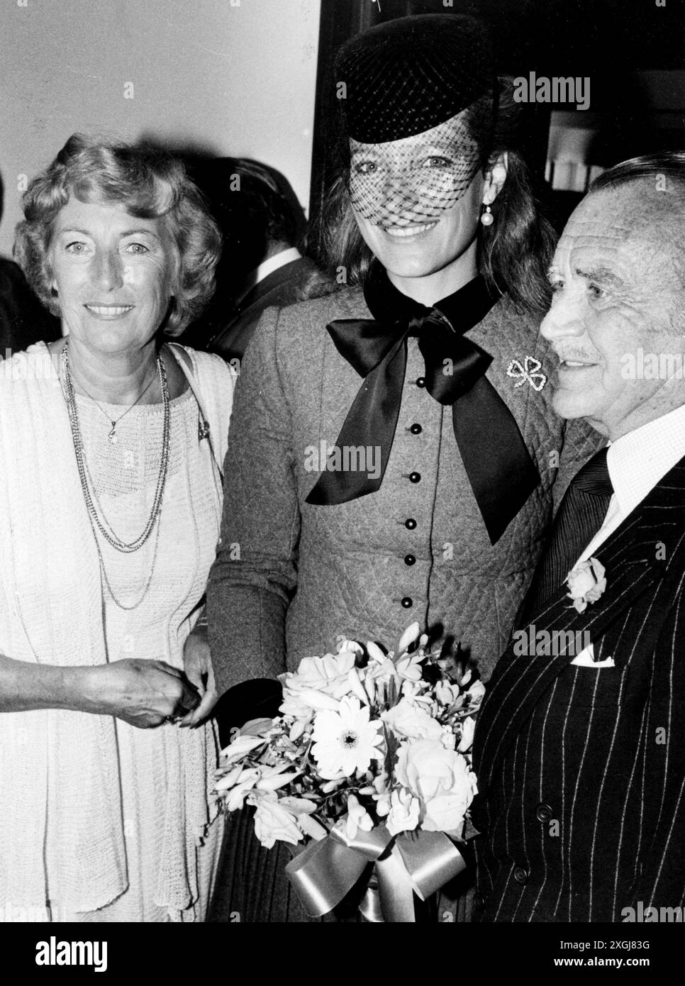 4-10-1979 Londra Archivio storico Olycom/LaPresse il principe Michael di Kent (Iver, 4 luglio 1942) è un membro della famiglia reale britannica, in quanto figlio di George, duca di Kent e di Marina di Grecia e quindi nipote di re Giorgio V del Regno Unito. È cugino di primo grado della regina Elisabetta II. Nella foto: Maria Cristina di Kent moglie di Michael di Kent con vera Lyn e Sir John Miles nella foto: Maria Christina di Kent moglie di Michael di Kent con vera Lyn e Sir John Miles Credit: LaPresse/Alamy Live News Foto Stock