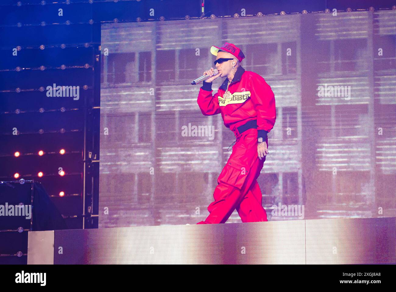 Milano, Italia. 24 giugno 2024. Sfera Ebbasta si esibisce dal vivo durante il TOUR X2VR 2024 allo stadio San Siro di Milano, il 25 giugno 2024 (foto di Alessandro Bremec/NurPhoto). Crediti: NurPhoto SRL/Alamy Live News Foto Stock