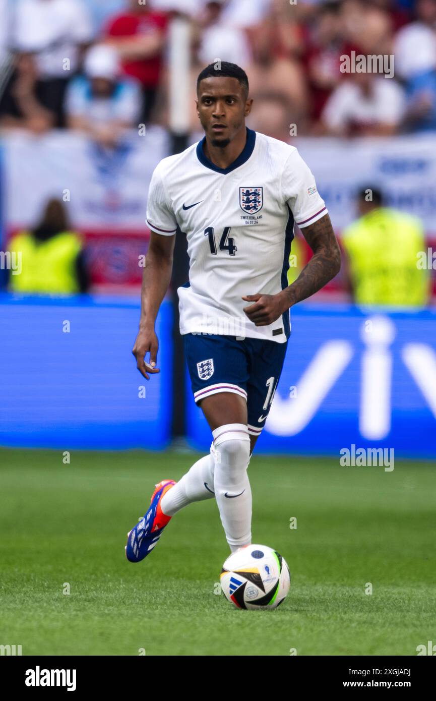 Ezri Konsa (Inghilterra) ; 5 luglio ; 2024 - calcio : UEFA Euro Germania 2024 ; quarti di finale ; finale tra Inghilterra 6-4 Svizzera alla Dusseldorf Arena ; Dusseldorf, Germania.; ;( foto di aicfoto)(ITALIA) [0855] Foto Stock