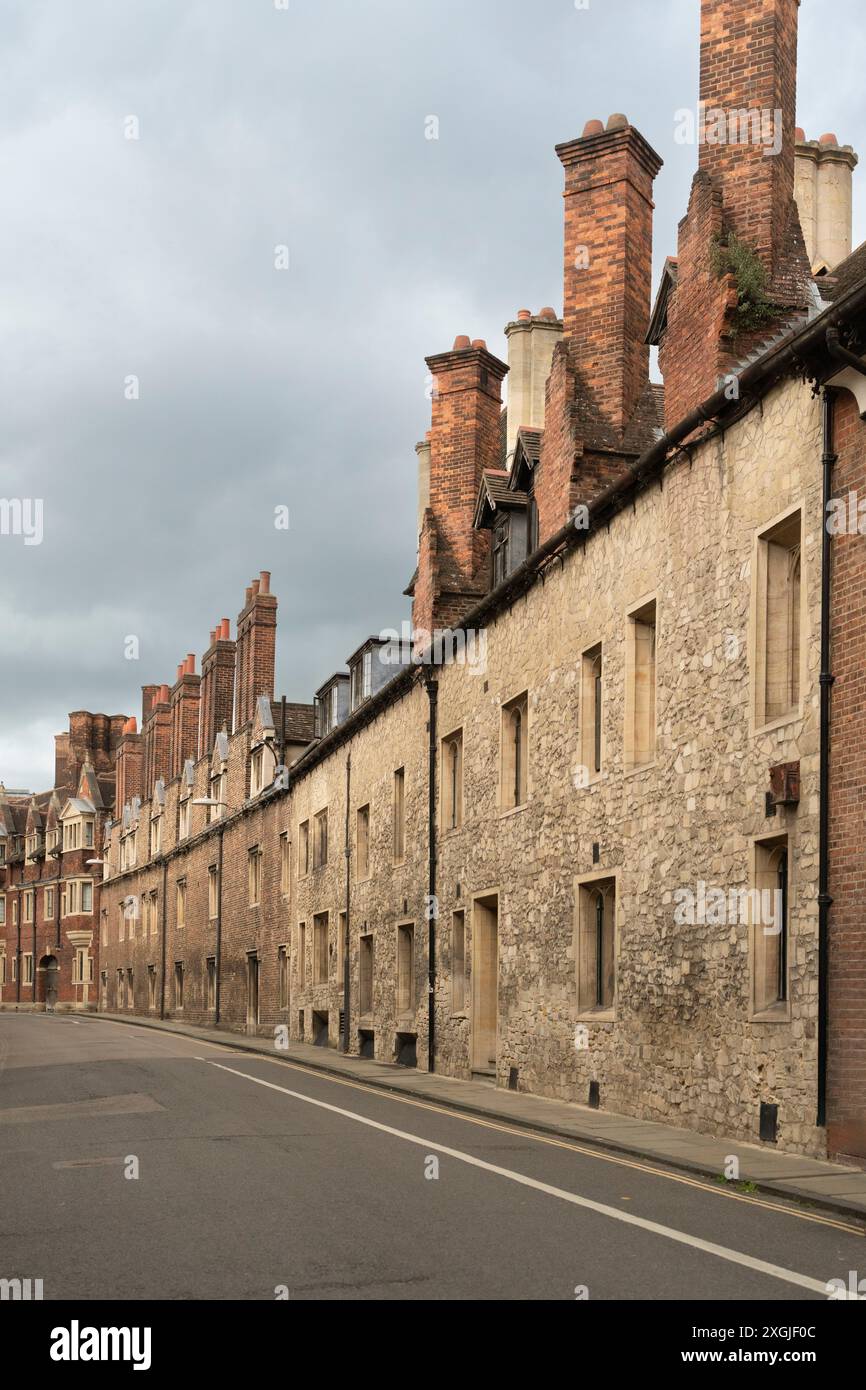 Cambridge è una città sul fiume Cam nell'Inghilterra orientale, sede della prestigiosa Università di Cambridge Foto Stock