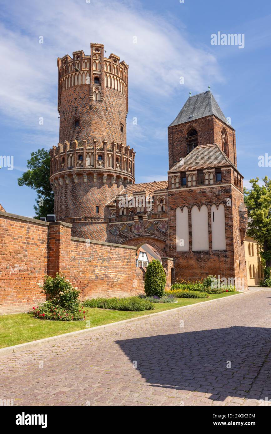 La città vecchia di Tangermünde, Sassonia-Anhalt, Germania. Porta della città "Neustädter Tor" Foto Stock